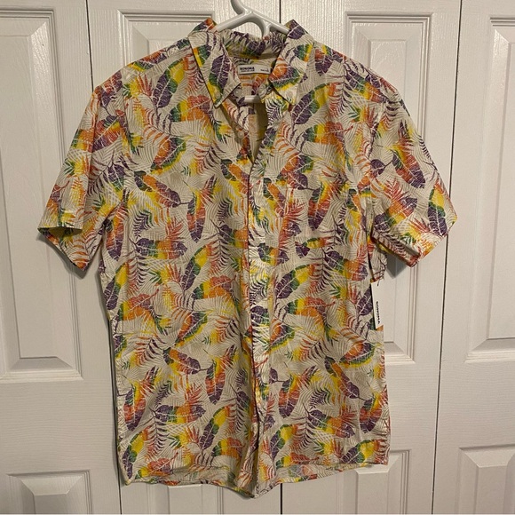 Bundle of 4 Button Down Shirts! (2 Tropical/Hawaiian pattern,1 flamingo,1 solid) - Picture 5 of 13